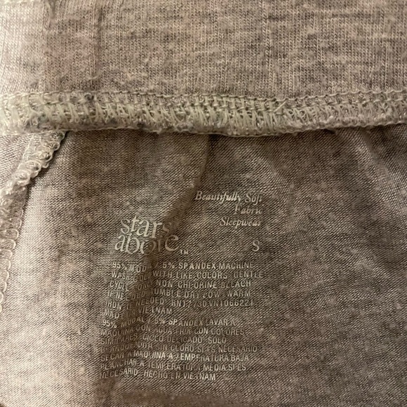 Gray Stars Above shorts Size S - Picture 3 of 3